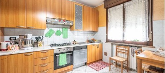 2 bedrooms Apartment in Boretto, Italy No. 289471 9