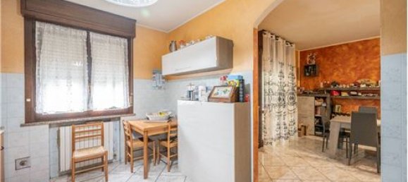 2 bedrooms Apartment in Boretto, Italy No. 289471 10
