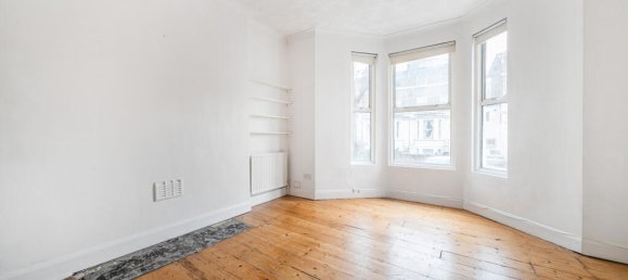 1 bedroom Apartment in London, United Kingdom No. 7779 14