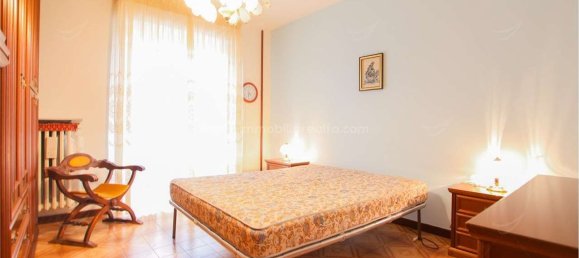 Apartamento de 3 divisões em Novara, Italy N.º 120104 10