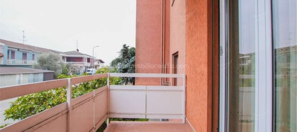 Apartamento de 3 divisões em Novara, Italy N.º 120104 2