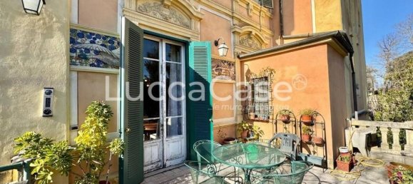 6 bedrooms Villa in Lucca, Italy No. 81755 11