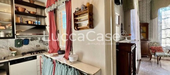 6 bedrooms Villa in Lucca, Italy No. 81755 13