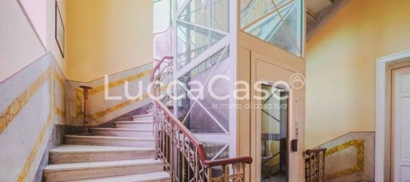 6 bedrooms Villa in Lucca, Italy No. 81755 2