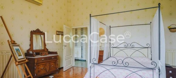 6 bedrooms Villa in Lucca, Italy No. 81755 43