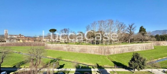 6 bedrooms Villa in Lucca, Italy No. 81755 35