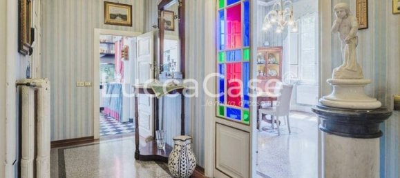6 bedrooms Villa in Lucca, Italy No. 81755 3