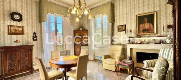 6 bedrooms Villa in Lucca, Italy No. 81755 4