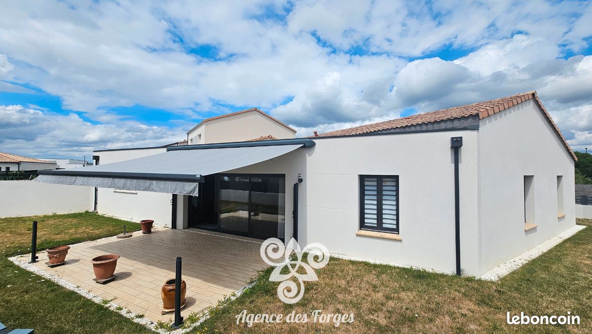 3 bedrooms House in Loire-Atlantique, France No. 290381