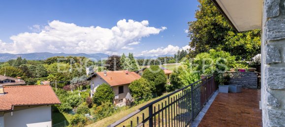 3 Schlafzimmer Villa in Ispra, Italy, Nr. 301799 6