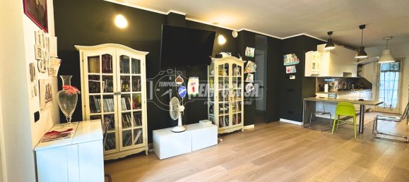 Apartamento T3 em Usmate Velate, Italy N.º 365772 10