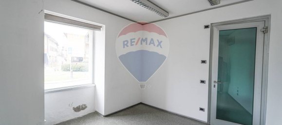 Коммерческая недвижимость 180м² в Мапелло, Италия № 338635 16