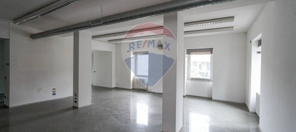 Коммерческая недвижимость 180м² в Мапелло, Италия № 338635 3