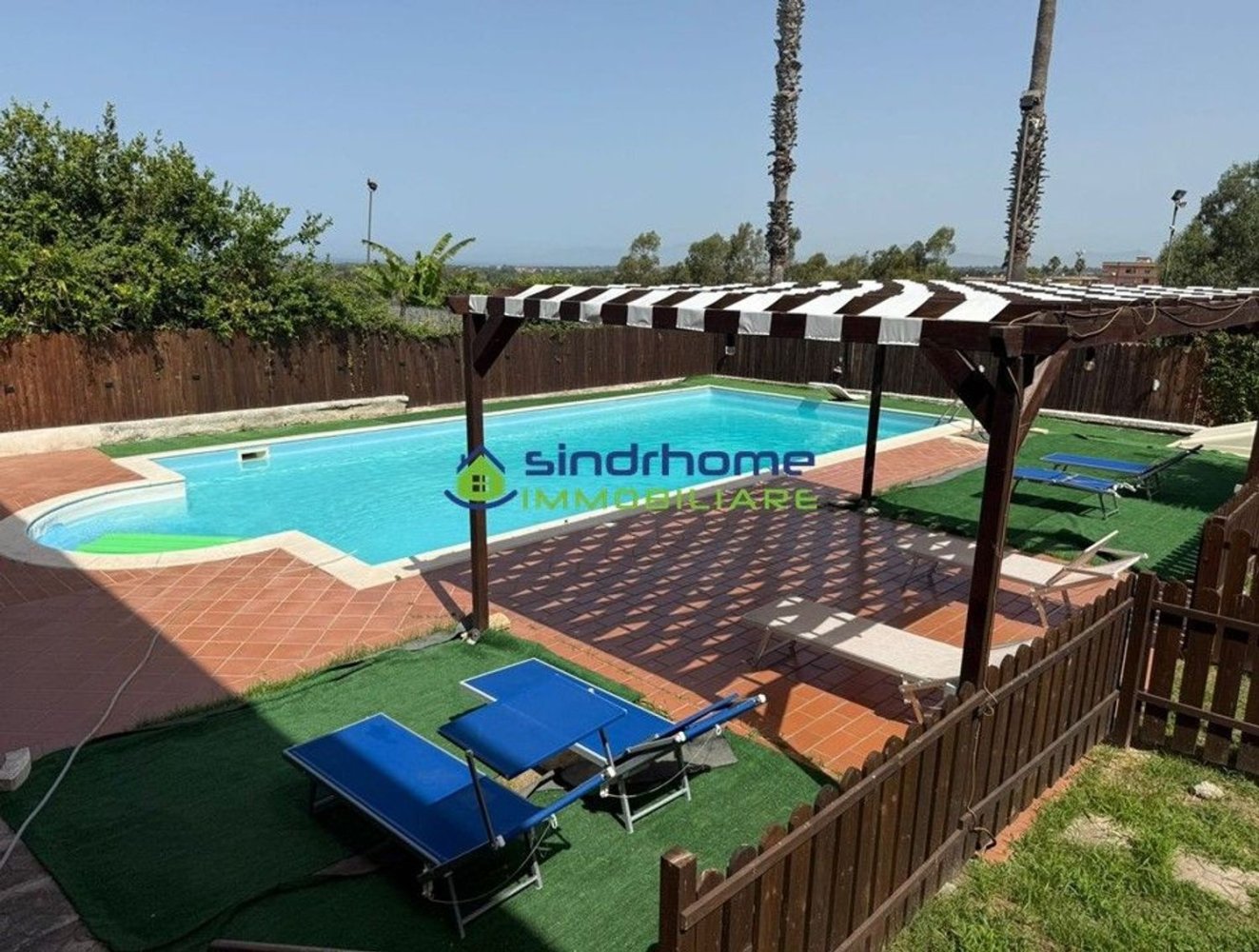 270m² Building in Giugliano in Campania, Italy No. 265119