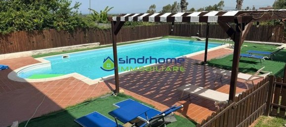 270m² Building in Giugliano in Campania, Italy No. 265119 3