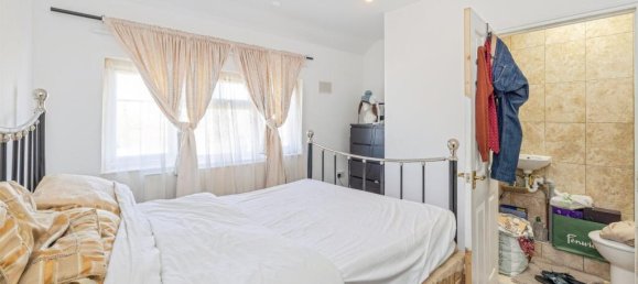 4 bedrooms Commercial property in Borehamwood, United Kingdom No. 6194 22