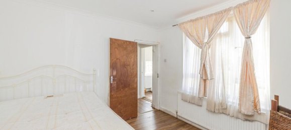 4 bedrooms Commercial property in Borehamwood, United Kingdom No. 6194 7