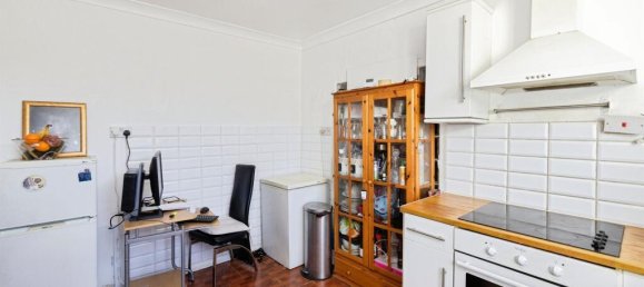 4 bedrooms Commercial property in Borehamwood, United Kingdom No. 6194 4