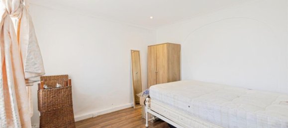 4 bedrooms Commercial property in Borehamwood, United Kingdom No. 6194 24