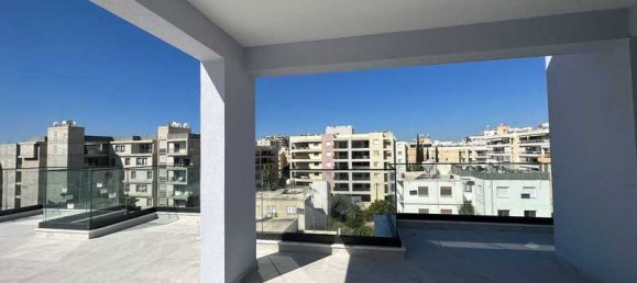 2 bedrooms Penthouse in Limassol, Cyprus No. 11067 5