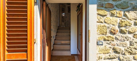 5 bedrooms Apartment in Marliana, Italy No. 377523 3