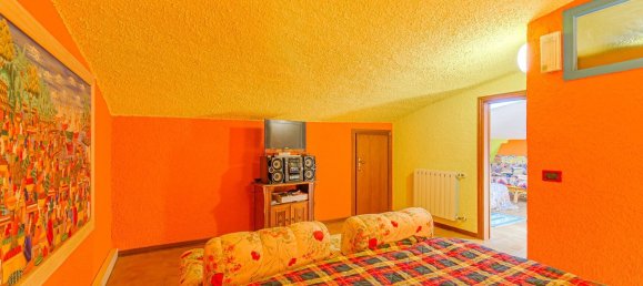 5 bedrooms Apartment in Marliana, Italy No. 377523 40