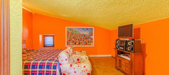 5 bedrooms Apartment in Marliana, Italy No. 377523 56