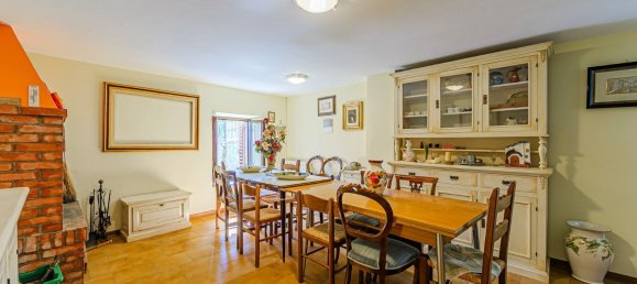 5 bedrooms Apartment in Marliana, Italy No. 377523 6