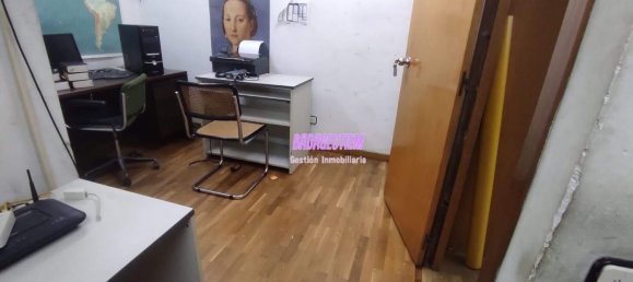 160m² Commercial property in Badalona, Spain No. 106460 18