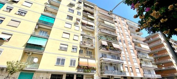 2 Schlafzimmer Wohnung in Rome, Italy, Nr. 318335 2