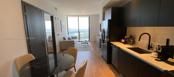 1 dormitorio propiedad comercial en alquiler en Miami, Miami-Dade, Florida, USA № 615067 4