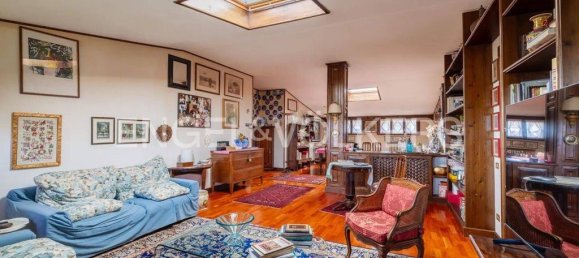 4 bedrooms House in Lesa, Italy No. 62975 2