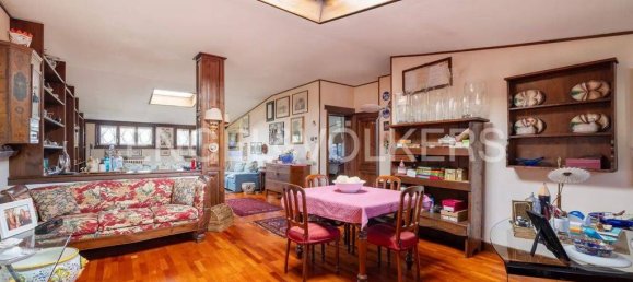 4 bedrooms House in Lesa, Italy No. 62975 3