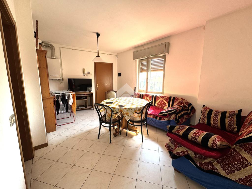 Apartamento de 2 dormitorios en Cologno al Serio, Italy No. 81920
