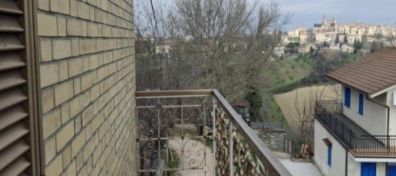 4 bedrooms Apartment in Mogliano, Italy No. 19363 17