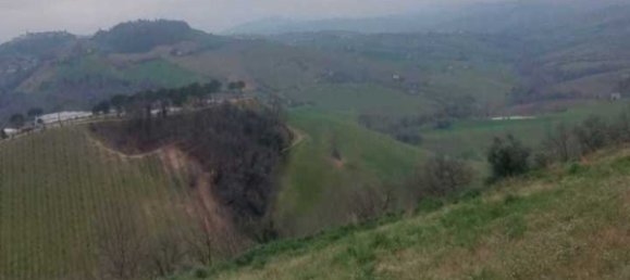 4 bedrooms Apartment in Mogliano, Italy No. 19363 11