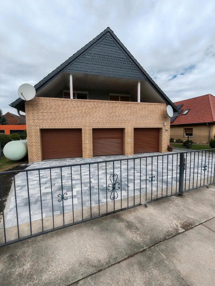 7 rooms Townhouse in Wittenberg, Germany No. 218821