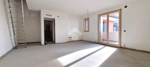 Квартира с 2 спальнями в Куинто ди Тревизо, Италия № 85900 4