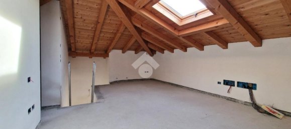 Квартира с 2 спальнями в Куинто ди Тревизо, Италия № 85900 8