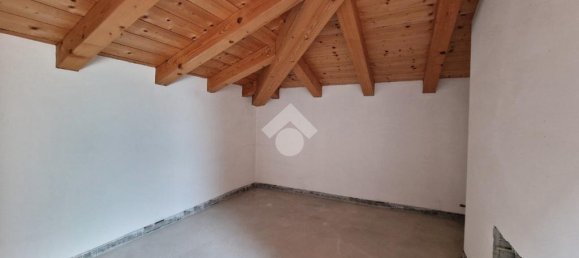 Квартира с 2 спальнями в Куинто ди Тревизо, Италия № 85900 9