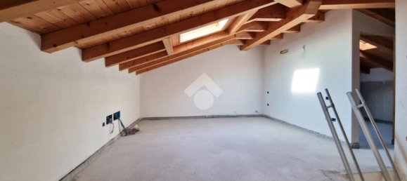 Квартира с 2 спальнями в Куинто ди Тревизо, Италия № 85900 7