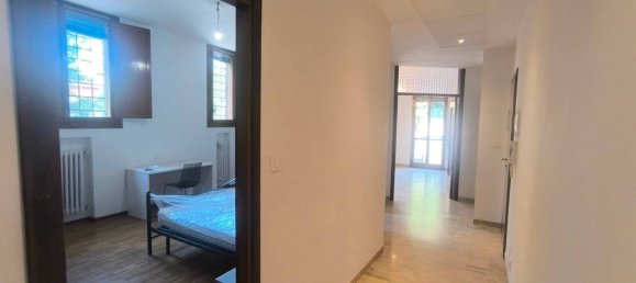 Apartamento de 4 dormitorios en Ferrara, Italy No. 307334 5