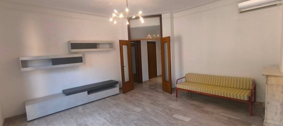 Apartamento de 4 dormitorios en Ferrara, Italy No. 307334 2