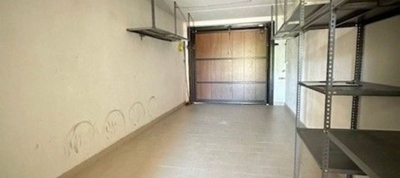 Apartamento de 4 dormitorios en Soliera, Italy No. 360448 5