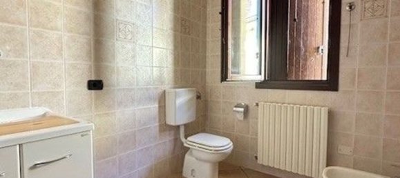 Apartamento de 4 dormitorios en Soliera, Italy No. 360448 9