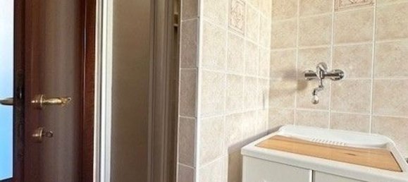 Apartamento de 4 dormitorios en Soliera, Italy No. 360448 8