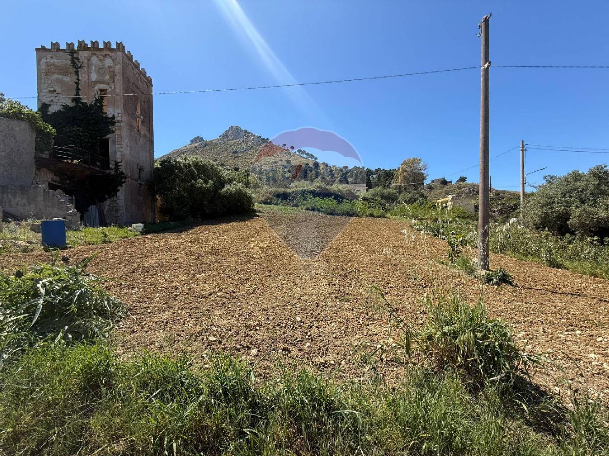 Terreno em Valderice, Italy 20000 m² N.º 320333