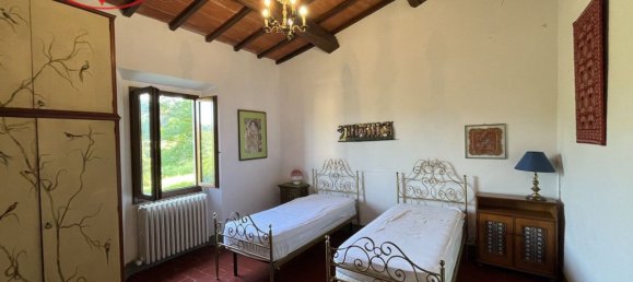 Villa de 15 habitaciónes en Terranuova Bracciolini, Italy No. 270688 48