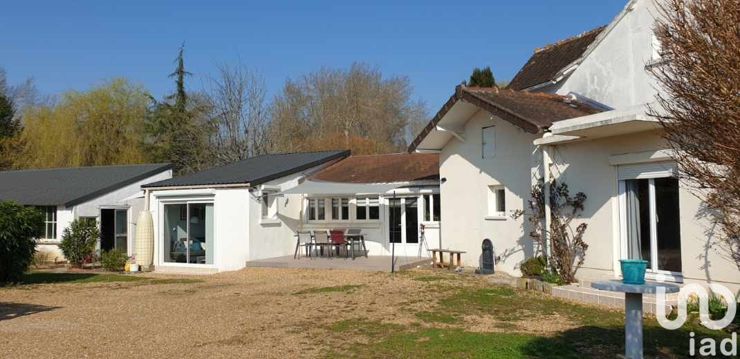 Casa de 5 dormitorios en Maintenon, France No. 50009