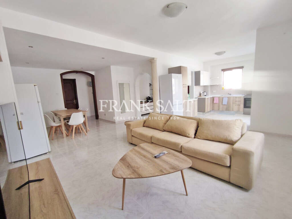 3 bedrooms Maisonette in Ta' Xbiex, Malta No. 10535
